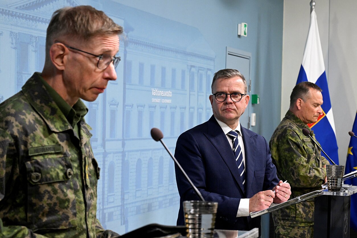 Spaudos konferencija dėl paskelbto pavojaus Suomijoje Spaudos konferencija dėl paskelbto pavojaus Suomijoje