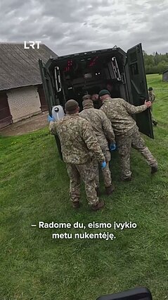 Savo sodybą Saulius paskolino kariuomenės pratyboms: „O kas padės kariuomenei?“
