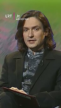 Būtent 2001 m. Lietuva užsikrėtė „Eurovizijos“ virusu. Vienas šio viruso kaltininkų – Darius Užkuraitis