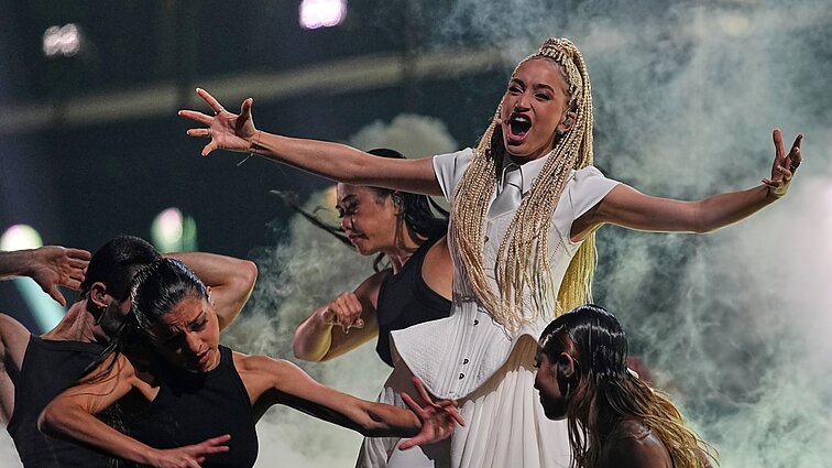 Eurovizija 2026. Finalas. Prancūzija. Monroe – „Regarde!“