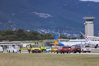Splito oro uoste pakilimo metu nuo tako nuvažiavo lėktuvas