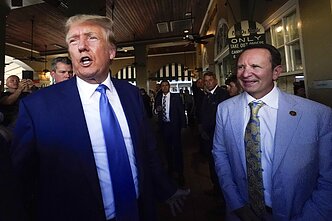 Donaldas Trumpas, Jeffas Landry