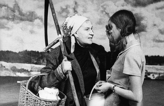 Kazimiera Kymantaitė (kairėje). 1972 m. 