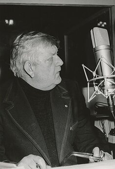 Audris Mečislovas Chadaravičius. Radijo spektaklis „Baigsiu rašyti, tada ...“.
