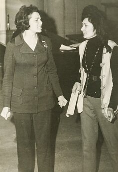 Regina Paliukaitytė-Guobienė (kairėje), Genovaitė Ciplinskaitė. 1972 m. 