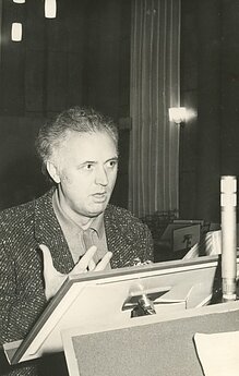 Radijo koncertų įrašų studijoje spektaklį repetuoja aktorius Algimantas Bružas.