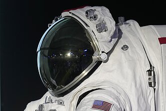 Artemis III ir IV kostiumas