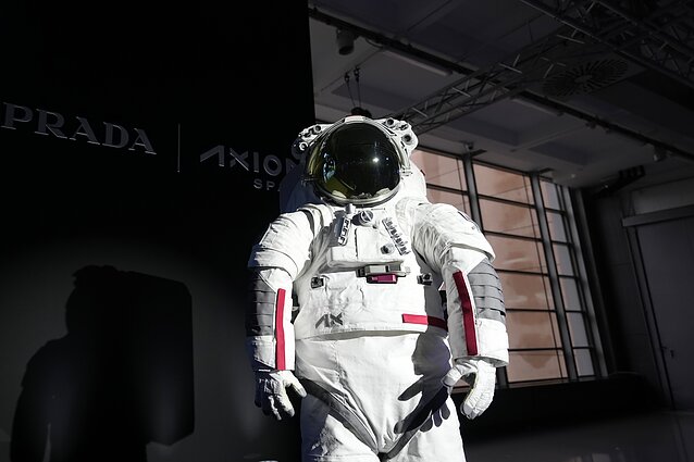 Artemis III ir IV kostiumas