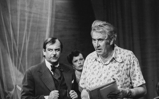 Iš kairės: Antanas Barčas, Nijolė Lepeškaitė ir Mamertas Karklelis. 1981 m. 