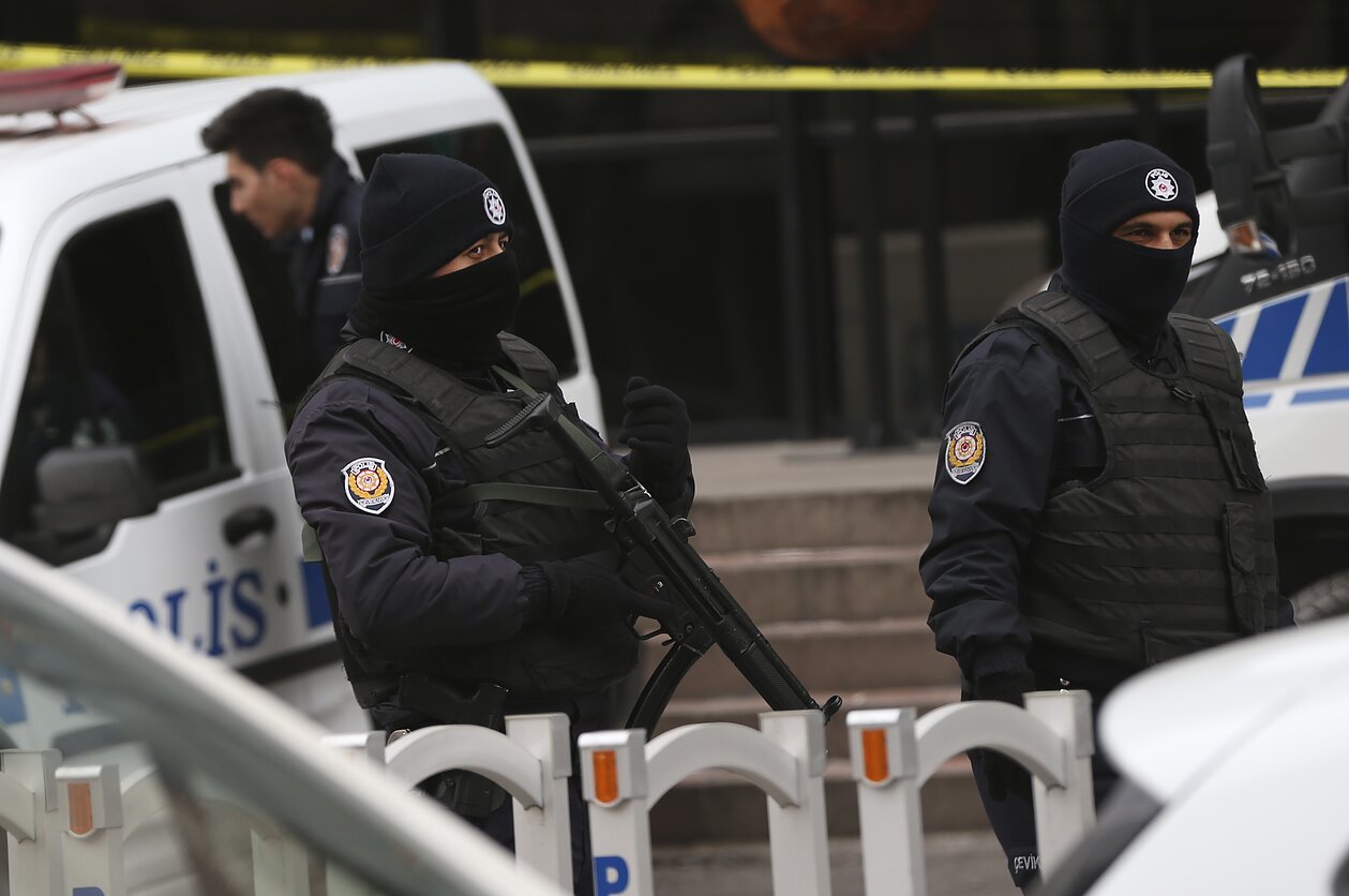 Turkijos policija. Asociatyvi Turkijos policija. Asociatyvi