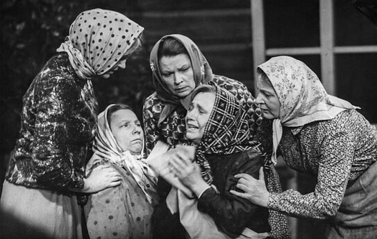 Filmavimo momentas. Birutė Raubaitė (dešinėje). 1979 m. 