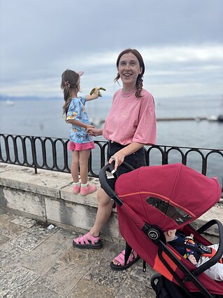 Viktorija Girčiuvienė su vaikais Viktorija Girčiuvienė su vaikais