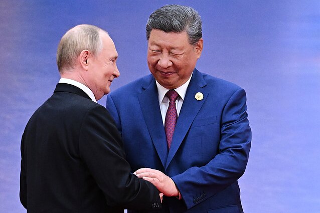 Vladimiras Putinas ir Xi Jinpingas Vladimiras Putinas ir Xi Jinpingas