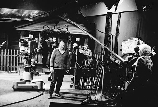 Priekyje režisierius Bronius Talačka. 1972 m. 