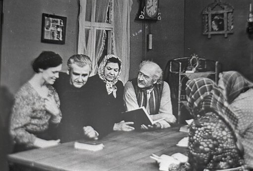 Iš kairės: Rita  Knizikevičiūtė, Vytautas Vaclovas Dumšaitis, Lidija Kupstaitė-Drobnienė, Povilas Saudargas. 1977 03 08
