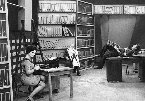 Iš kairės: Marija Rasteikaitė, Alfonsas Radzevičius ir Vincentas Aleknavičius. 1969 m. 