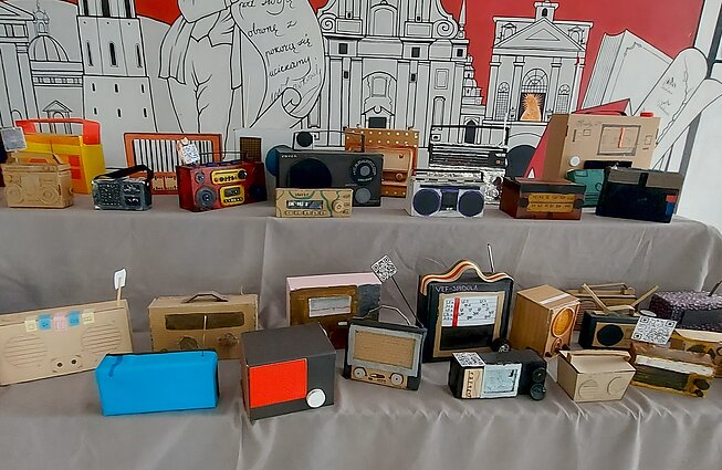 Radia wykonane z surowców wtórnych i recyklingu