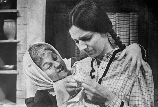 Regina Varnaitė ir Genovaitė Ciplinskaitė. 1972 m. 