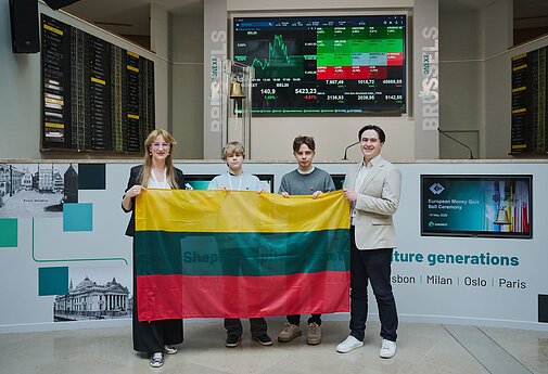 Lietuvos mokiniai Europos pinigų viktorinoje pateko į geriausiųjų dešimtuką
