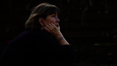 Iryna Dovhan. Kadras iš dokumentinio filmo „Pėdsakai“ Iryna Dovhan. Kadras iš dokumentinio filmo „Pėdsakai“