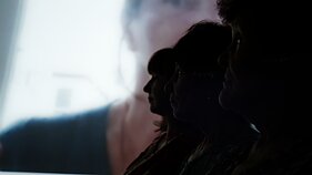Kadras iš dokumentinio filmo „Pėdsakai“ Kadras iš dokumentinio filmo „Pėdsakai“