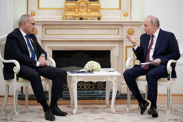 Nikolas Pašinianas ir Vladimiras Putinas Nikolas Pašinianas ir Vladimiras Putinas