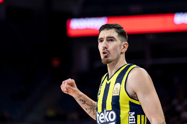 Nando De Colo Nando De Colo