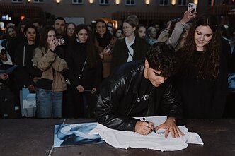 Rokas Yan surengė slaptą albumo pristatymo koncertą Rokas Yan surengė slaptą albumo pristatymo koncertą