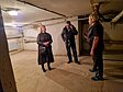 Po paskelbto oro pavojaus gyventojai renkasi į slėptuves Ignalinoje