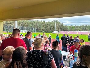 Po paskelbto oro pavojaus gyventojai renkasi į priedangas Utenoje Po paskelbto oro pavojaus gyventojai renkasi į priedangas Utenoje