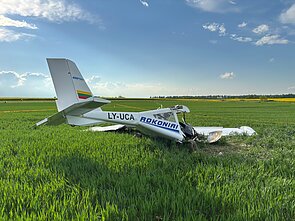 Netoli Rokonių kaimo nukrito lėktuvas, pilotas žuvo