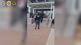 W sprawie przemytu papierosów balonami zatrzymano 27 osób, w tym 13 policjantów i pograniczników W sprawie przemytu papierosów balonami zatrzymano 27 osób, w tym 13 policjantów i pograniczników