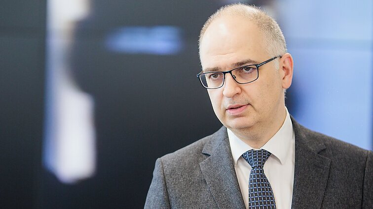 Dėl kontrabandos balionais atliktos 74 kratos, sulaikyti 27 asmenys, tarp jų – ir pareigūnai