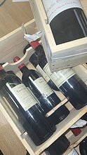 Nelegaliai per sieną gabentas prabangus vynas