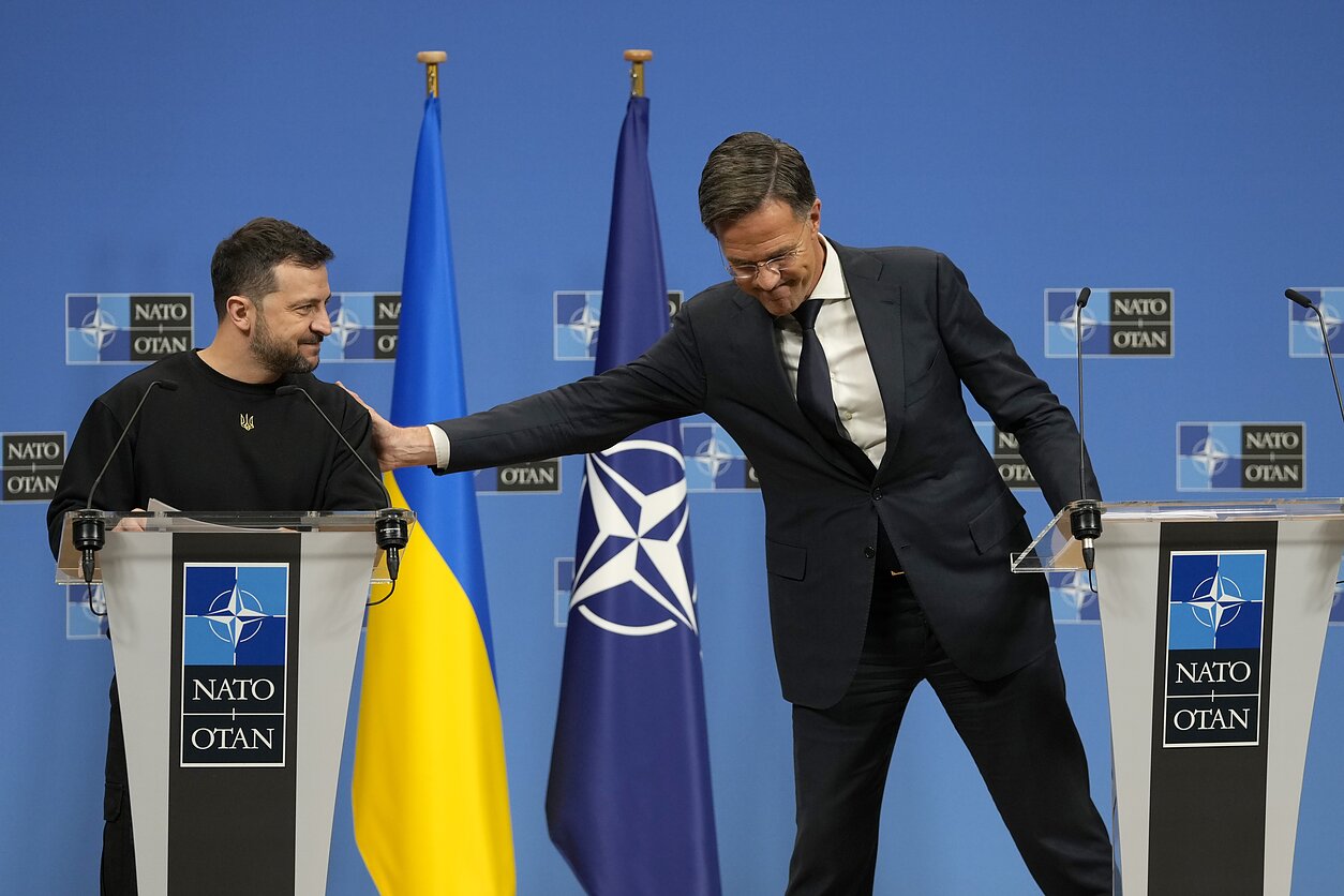 Volodymyras Zelenskis ir Markas Rutte Volodymyras Zelenskis ir Markas Rutte