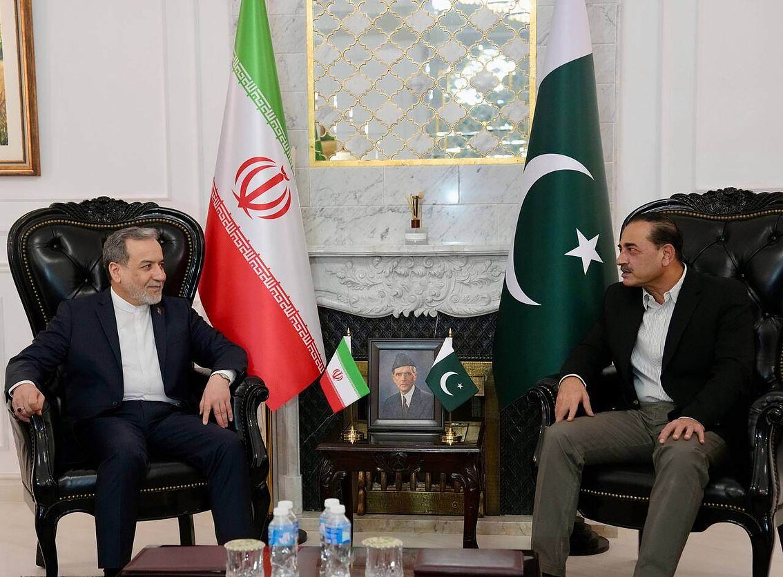 Abbasu Araghchi ir Asimas Muniras