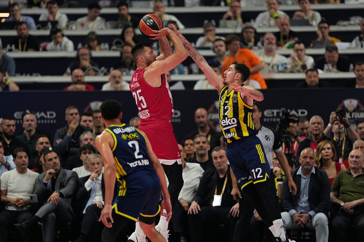 Nando De Colo Nando De Colo