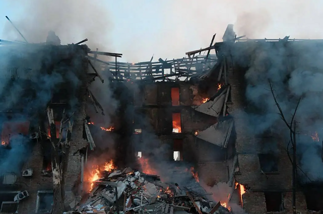 Rusai surengė didžiulį raketų ir dronų išpuolį Kyjive Rusai surengė didžiulį raketų ir dronų išpuolį Kyjive