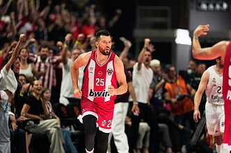 Alecas Petersas, Eurolygos finalas: Pirėjo „Olympiakos“ – Madrido „Real“