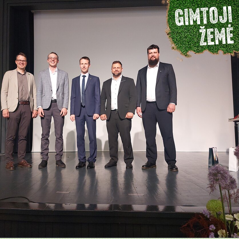 Arvydo Urbos/ LRT nuotrauka, Nauja Lietuvos ūkininkų sąjungos vadovybė: pirmininkas Gedas Špakauskas ( viduryje) ir jo pavaduotojai: Martynas Puidokas, Paulius Macas, Ignas Hofmanas ir Tomas Balčėnas.