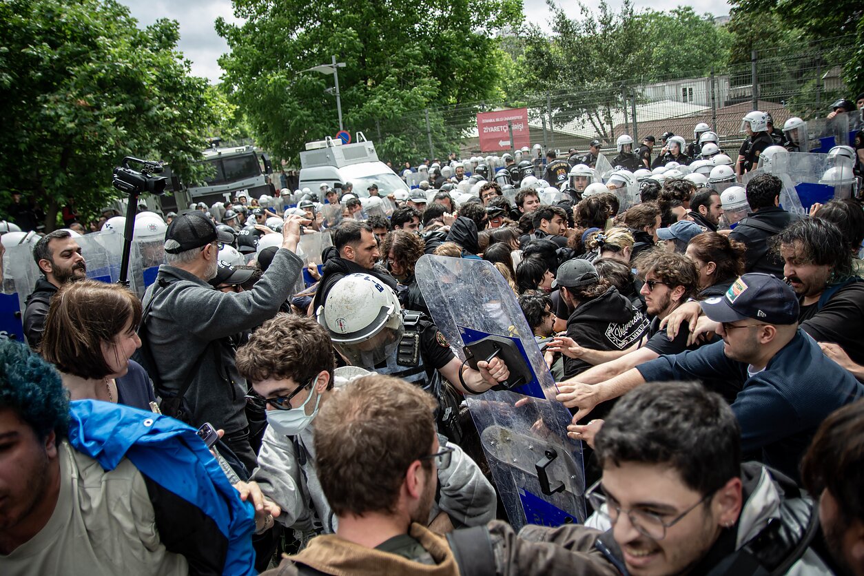 Turkijos prezidentas atšaukė sprendimą uždaryti liberalų universitetą
