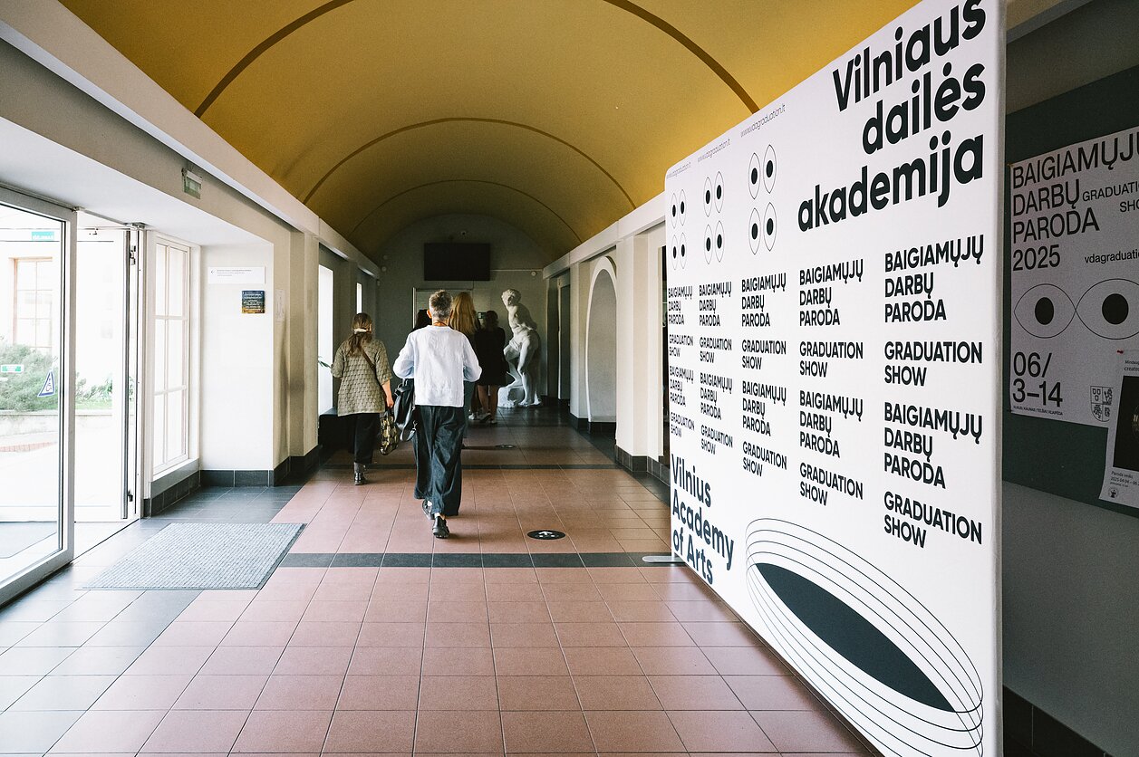 Baigiamųjų darbų parodoje Vilniaus dailės akademijos absolventai sulauks pirmųjų vertinimų Baigiamųjų darbų parodoje Vilniaus dailės akademijos absolventai sulauks pirmųjų vertinimų