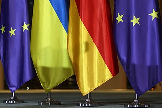 ES, Ukrainos ir Vokietijos vėliavos ES, Ukrainos ir Vokietijos vėliavos