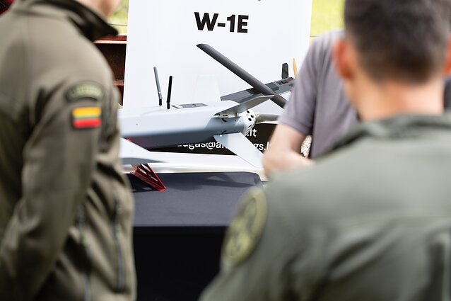 Dronų aptikimo žemutinėje oro erdvėje sistemos pristatymas Juragiuose Dronų aptikimo žemutinėje oro erdvėje sistemos pristatymas Juragiuose
