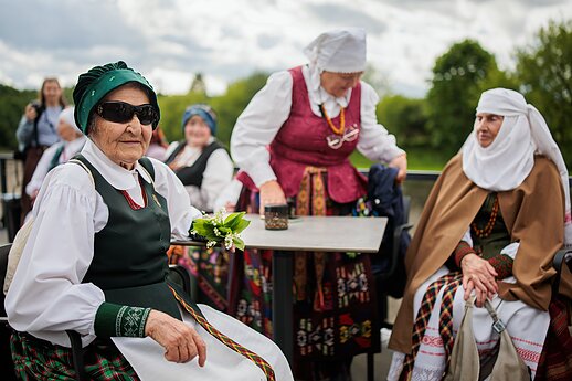 Nerimi plaukę ansambliai paskelbė folkloro festivalio „Skamba skamba kankliai“ pradžią