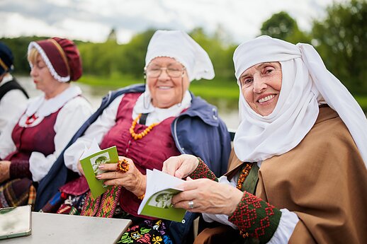 Nerimi plaukę ansambliai paskelbė folkloro festivalio „Skamba skamba kankliai“ pradžią