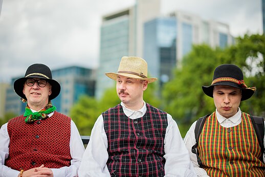 Nerimi plaukę ansambliai paskelbė folkloro festivalio „Skamba skamba kankliai“ pradžią