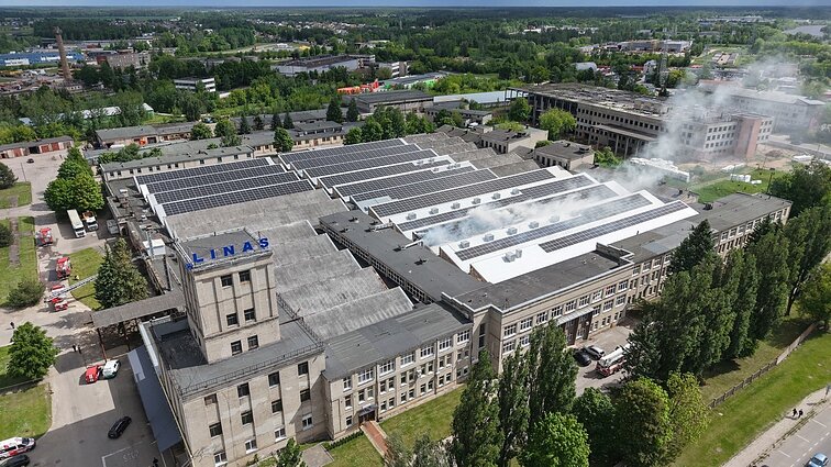 Gaisras Panevėžio „Lino“ įmonėje: užsidegė saulės elektrinės moduliai Gaisras Panevėžio „Lino“ įmonėje: užsidegė saulės elektrinės moduliai