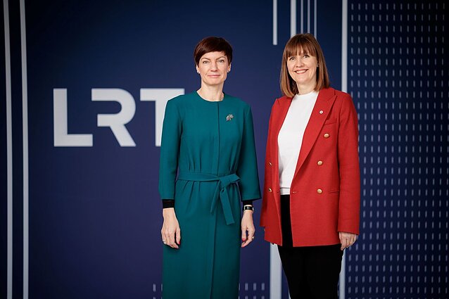 LRT generalinė direktorė M. Garbačiauskaitė-Budrienė ir Raudonojo Kryžiaus vadovė I. Damulienė