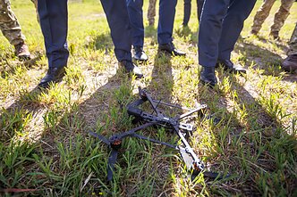 Lietuvos kariuomenė suformavo karinį vienetą, apjungsiantį ir plėtosiantį Lietuvos kariuomenės tolimojo nuotolio smūgio pajėgumus nepilotuojamomis priemonėmis Lietuvos kariuomenė suformavo karinį vienetą, apjungsiantį ir plėtosiantį Lietuvos kariuomenės tolimojo nuotolio smūgio pajėgumus nepilotuojamomis priemonėmis